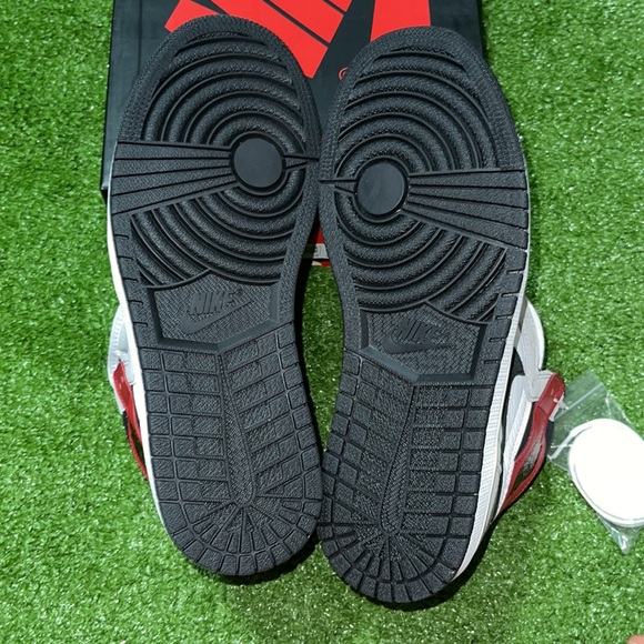 Air Jordan 1 Retro Smoke Grey🆕 - Picture 11 of 14